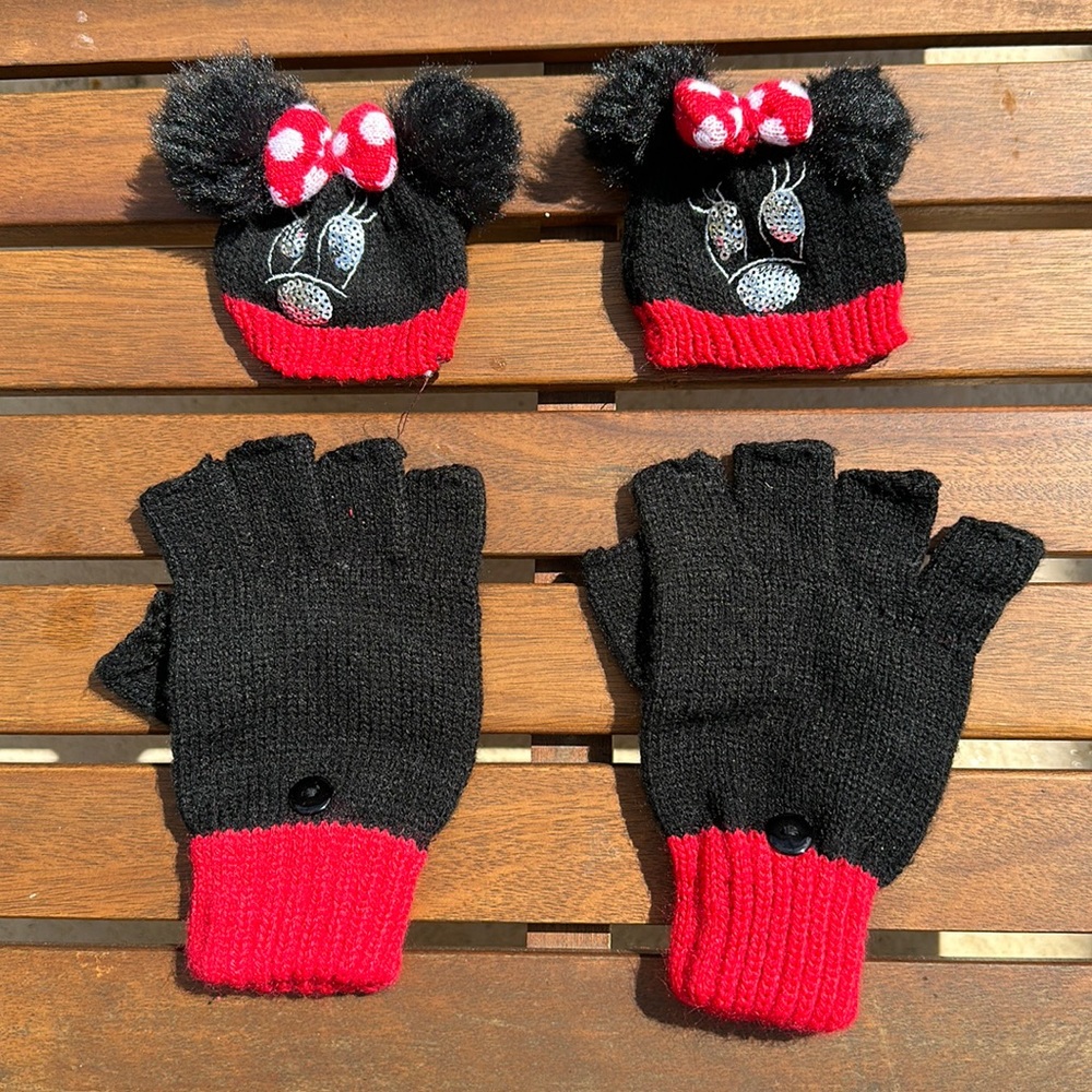 Disney parks authentic mittens new fingerless with matching Minnie sparkle cover